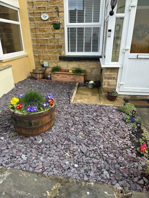 Quaint 1 Bedroom Cottage In Pudsey, Leeds Exterior foto